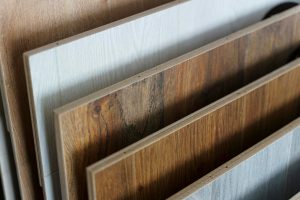 Rozwiązania wzornicze: wykorzystanie laminatów meblowych w praktyce