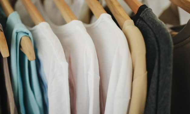 Szafa z lustrami – funkcjonalne i stylowe rozwiązanie do każdego wnętrza