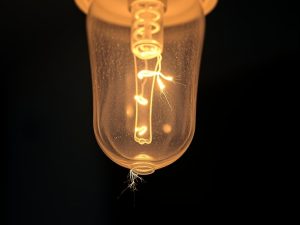 Migotanie LED: jak wykryć przyczyny i bezpiecznie je zdiagnozować w praktyce