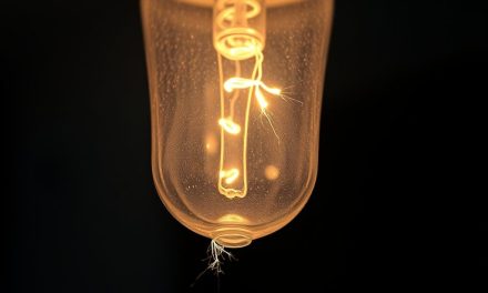 Migotanie LED: jak wykryć przyczyny i bezpiecznie je zdiagnozować w praktyce